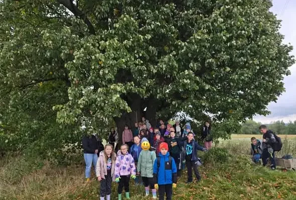 Uczniowie klas II z Radoniowa świętowali Dzień Dziewczynek na łonie natury