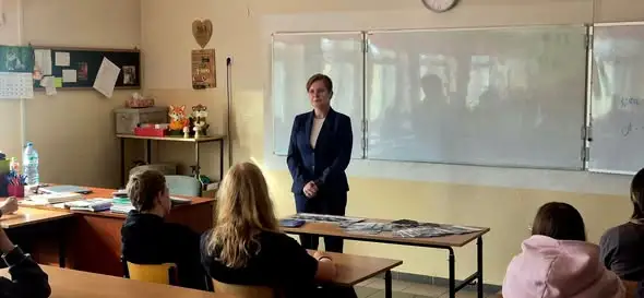 Ósmoklasiści z Gryfowa poznali kulisy pracy w hotelu Elements