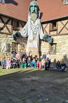 Trzecioklasiści odkrywali legendy Karkonoszy w Magicznej Pławnej
