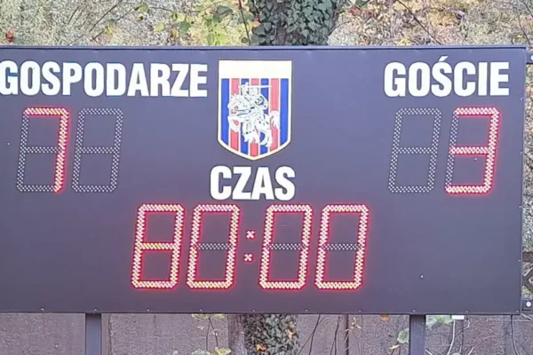 Pogoń Wleń liderem po wygranej 7:3 z BKS Bolesławiec. Kluczowe mecze przed trampkarzami U15
